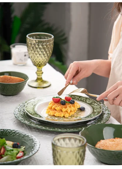 Round Vintage-style Dish Set - Image 7