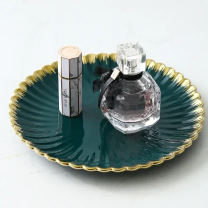 Retro Scalloped Edge Dish Set - Image 3