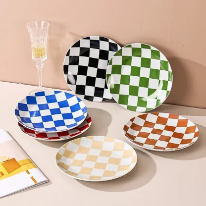 Checkered Print Round Dish Set